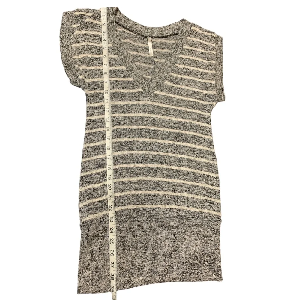 Stripe Knit V Neck - Picture 2 of 5